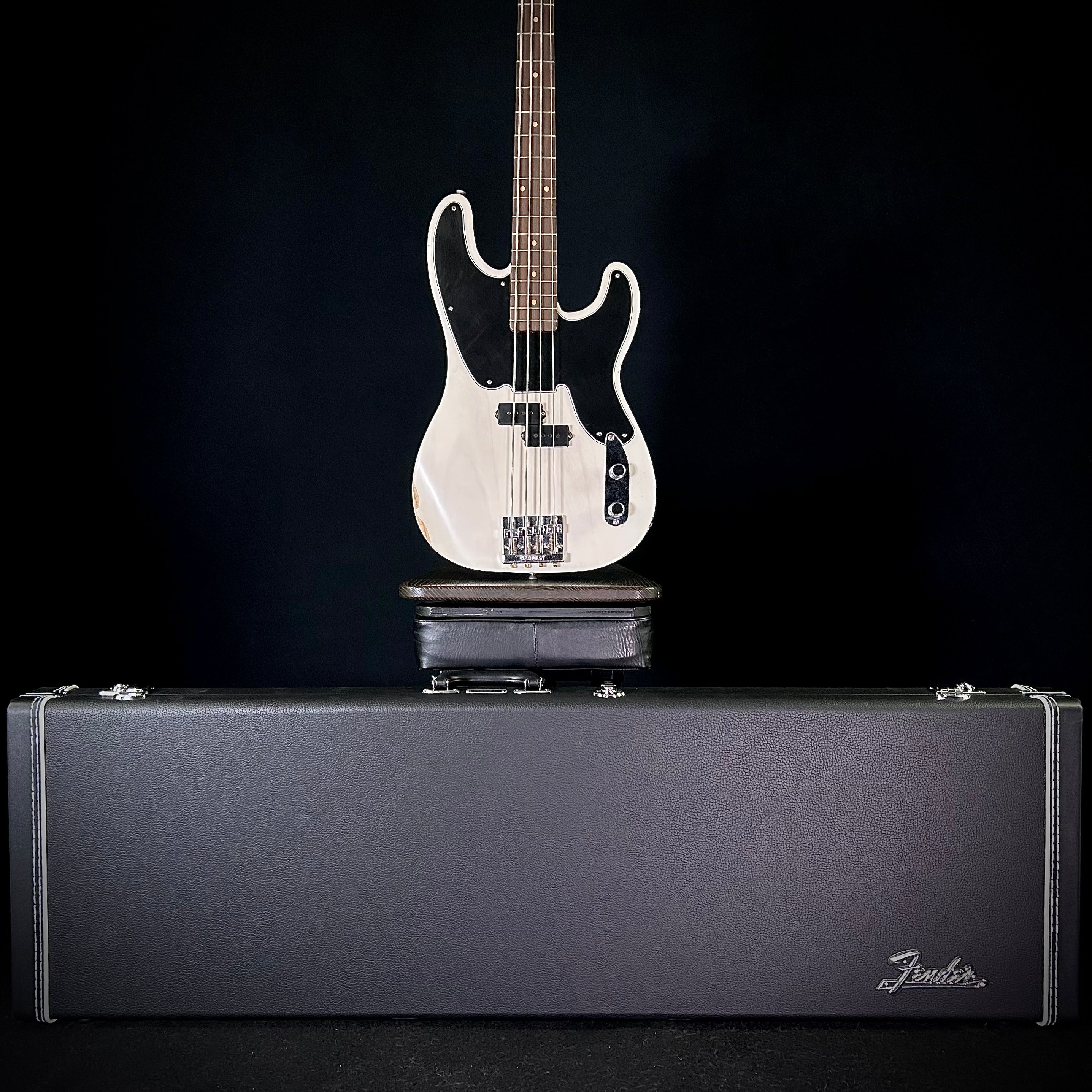 Fender Mike Dirnt Road Worn Precision Bass – Music Villa MT