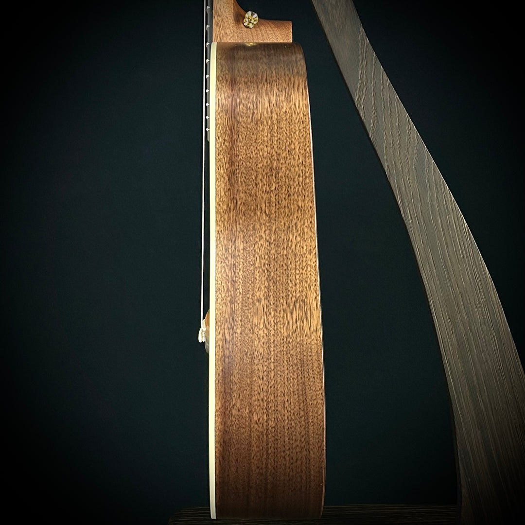 Martin D JR E Walnut - Natural Finish