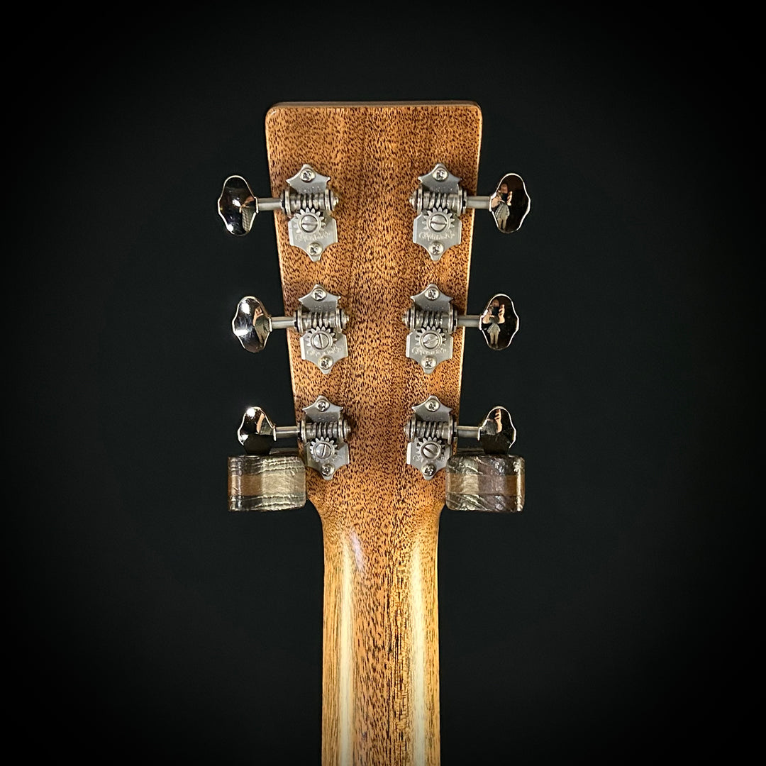 Martin Custom Shop 18 Style Dreadnought Short Scale  - Flamed Mahogany
