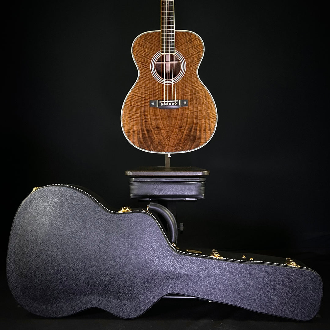 Martin Music Villa Custom 000, 41 Style - Bastogne Walnut