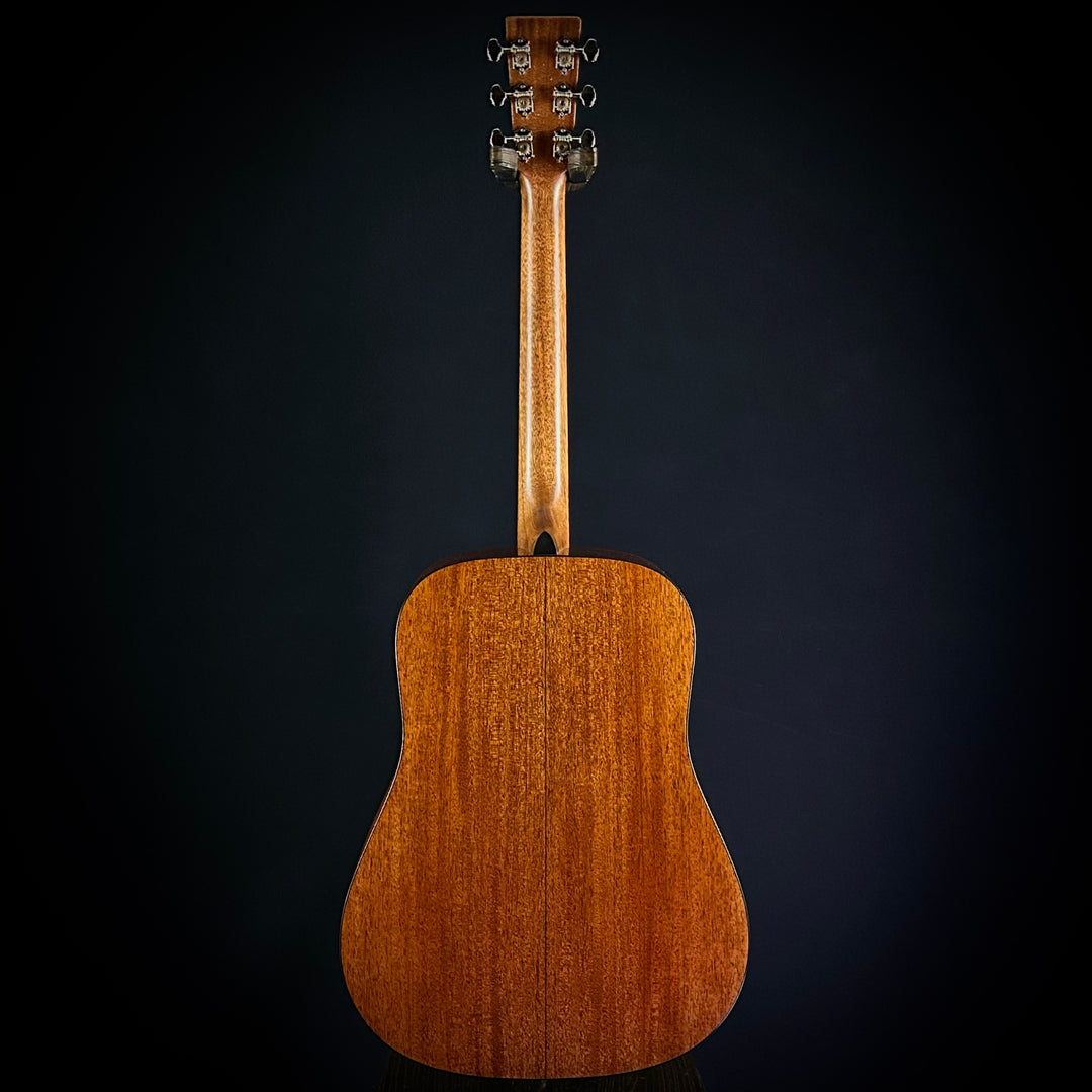 Martin D-18