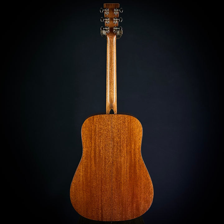 Martin D-18
