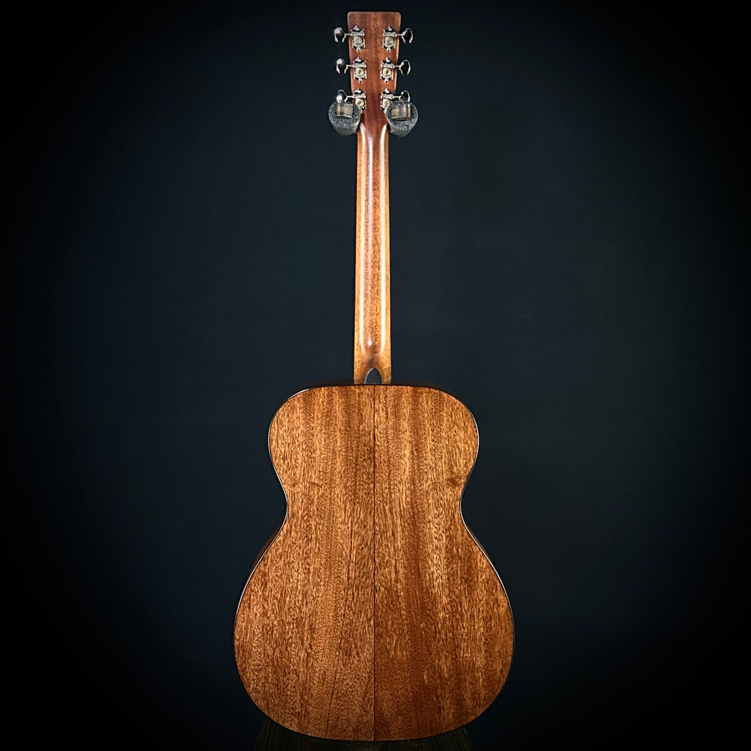 Martin 000-18