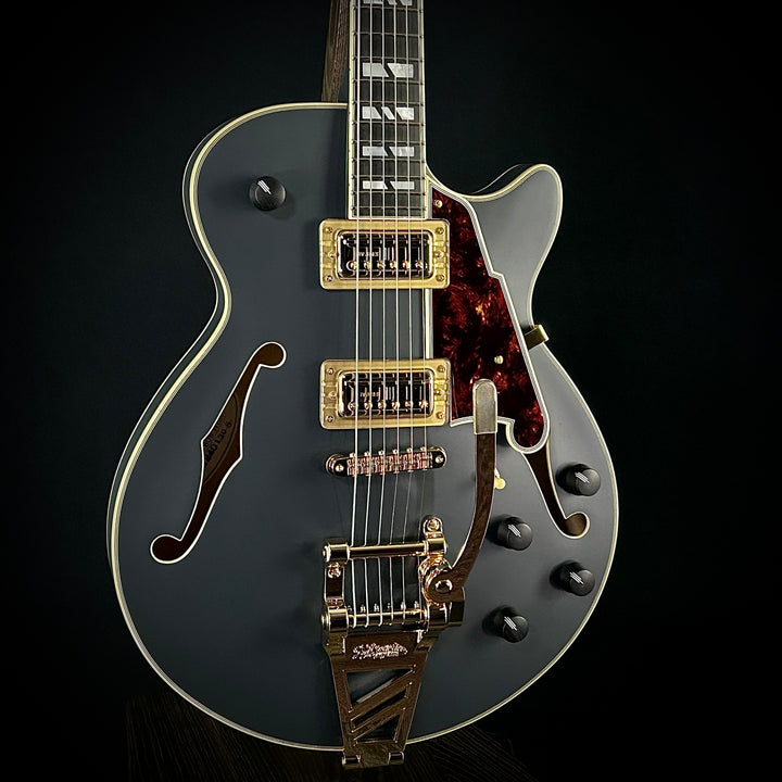 D’Angelico Deluxe Bobby Weir 3