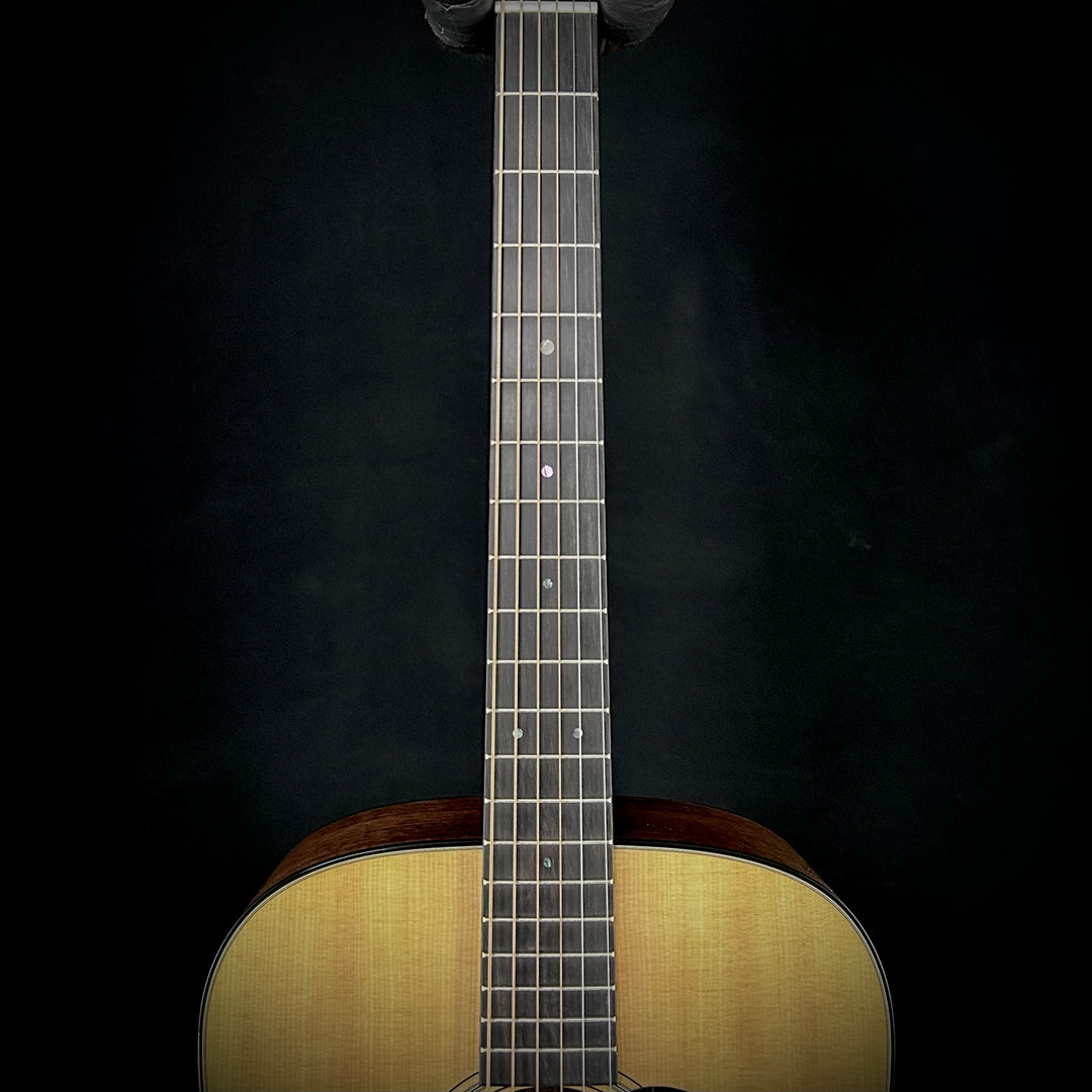 Martin D-18
