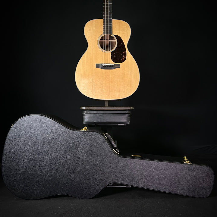 Martin Music Villa CS 18 Style, Jumbo - Bastogne Walnut