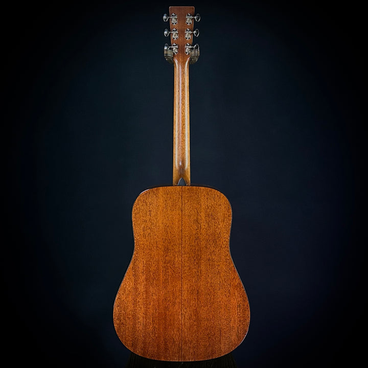 Martin D-18