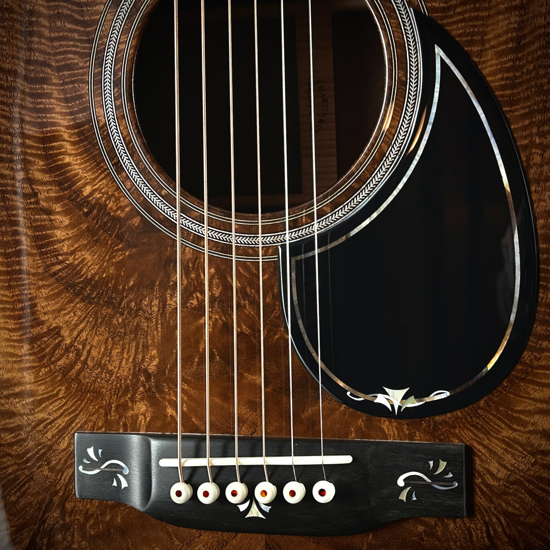 Martin Music Villa Custom Shop OM - Bastogne Walnut