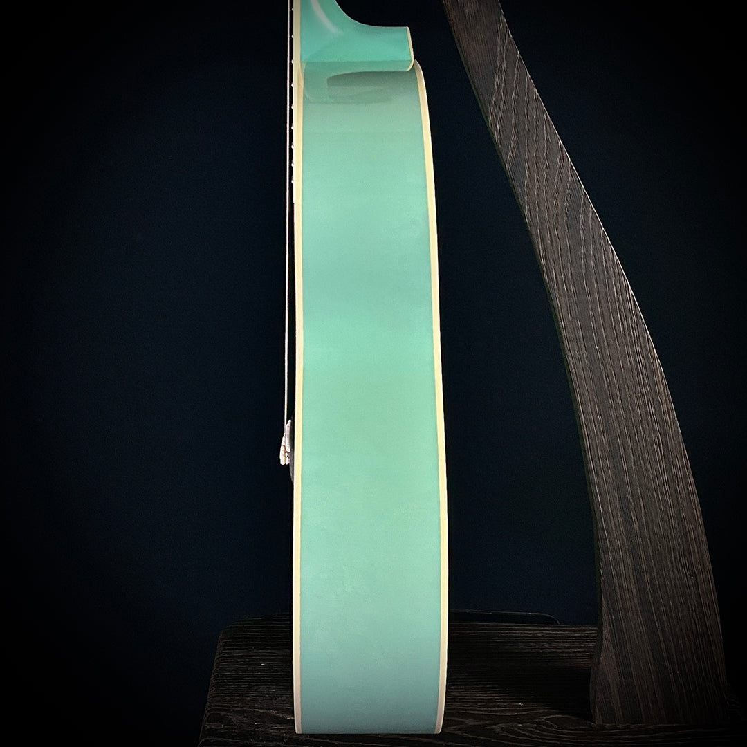 Martin Music Villa OM Quilted Maple - Translucent Teal