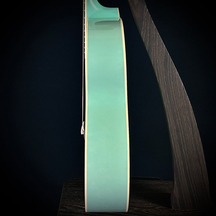 Martin Music Villa OM Quilted Maple - Translucent Teal