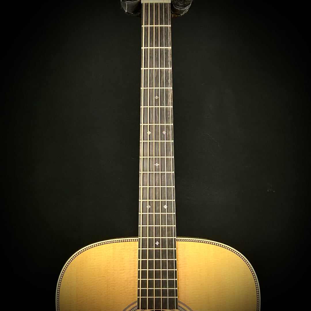 Martin D-28 - Billy Strings