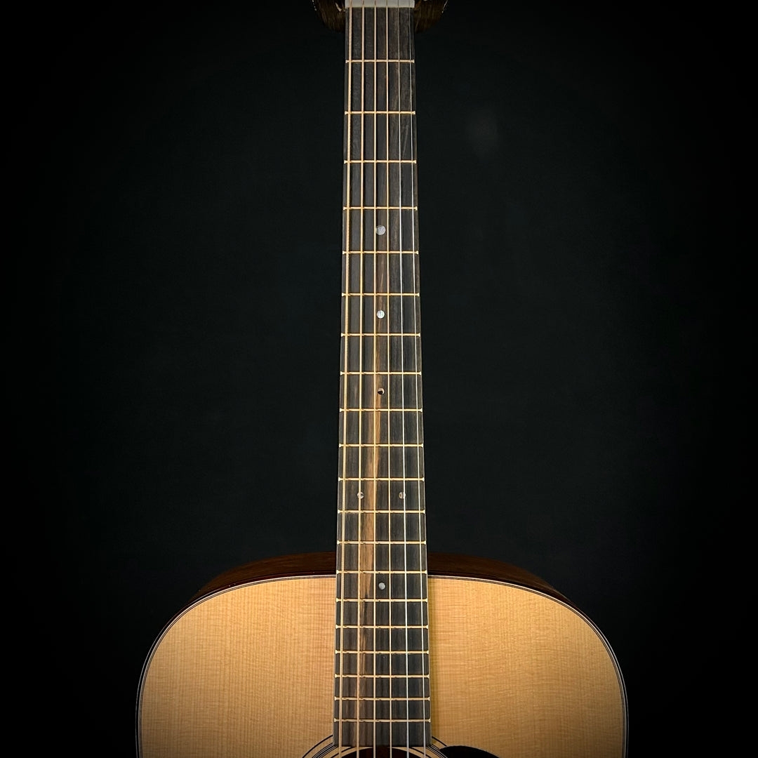 Martin D-18E Modern Deluxe