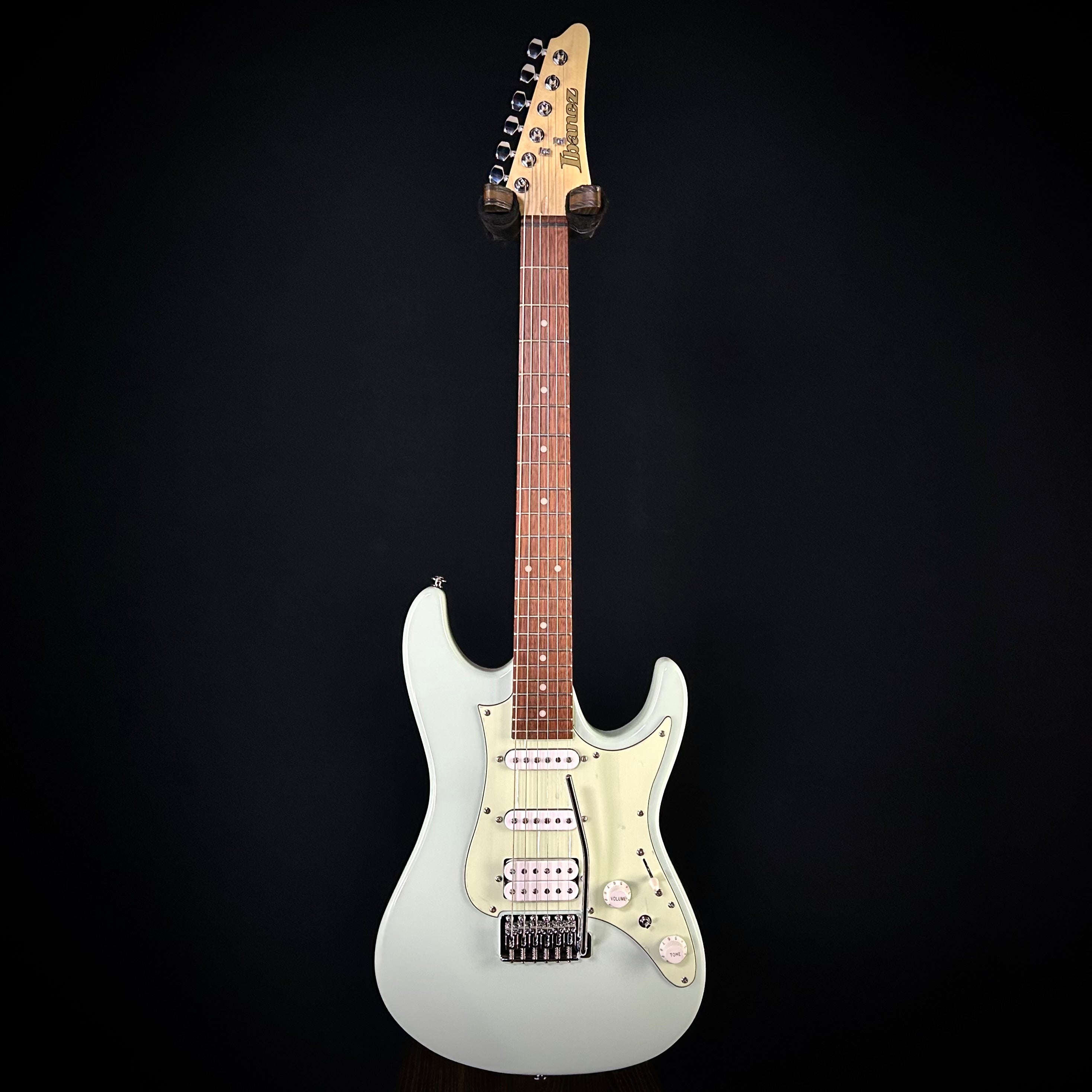 Ibanez AZES40 – Music Villa MT
