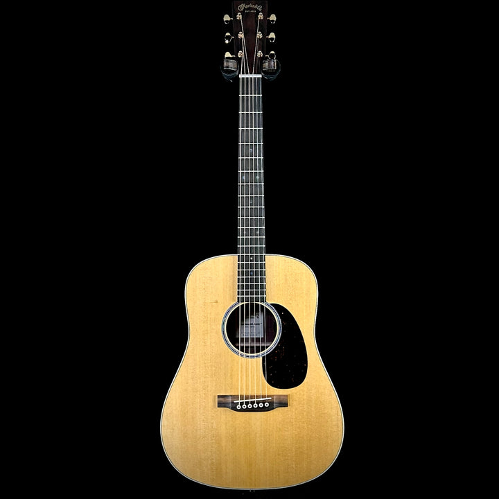 Martin D JR E Walnut - Natural Finish