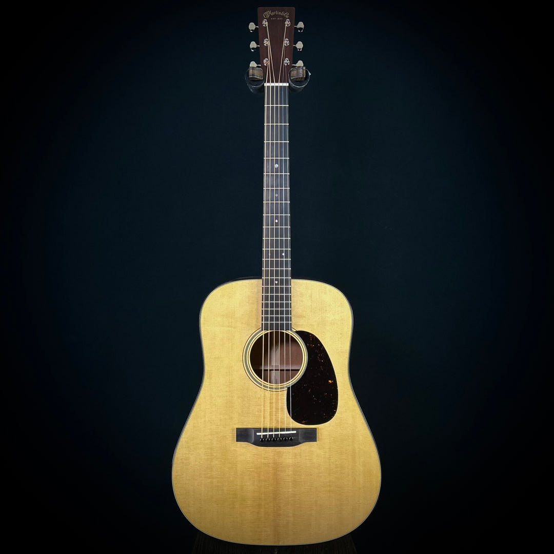 Martin D-18