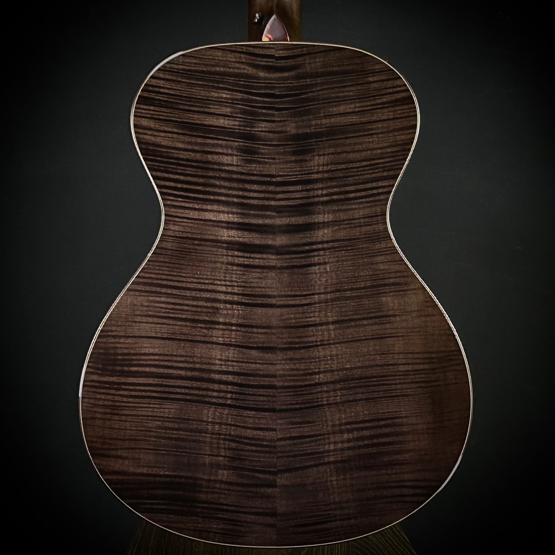 Taylor Custom Gold Label - Grand Concert