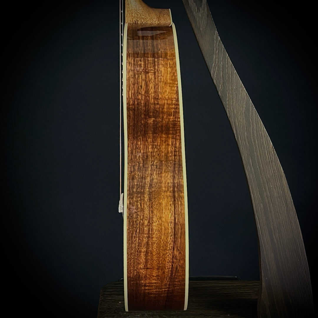 Martin MV Custom Shop 00 12-Fret - Flamed Koa