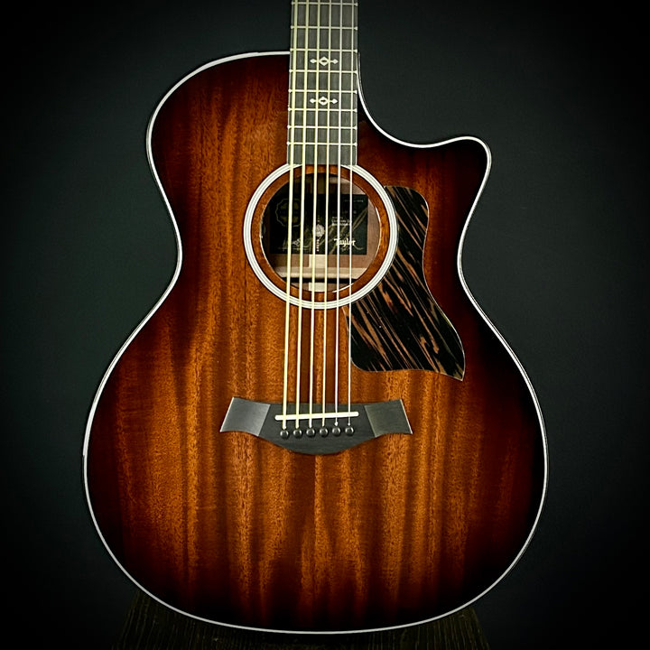 Taylor MV Custom Baritone-6 - Grand Auditorium