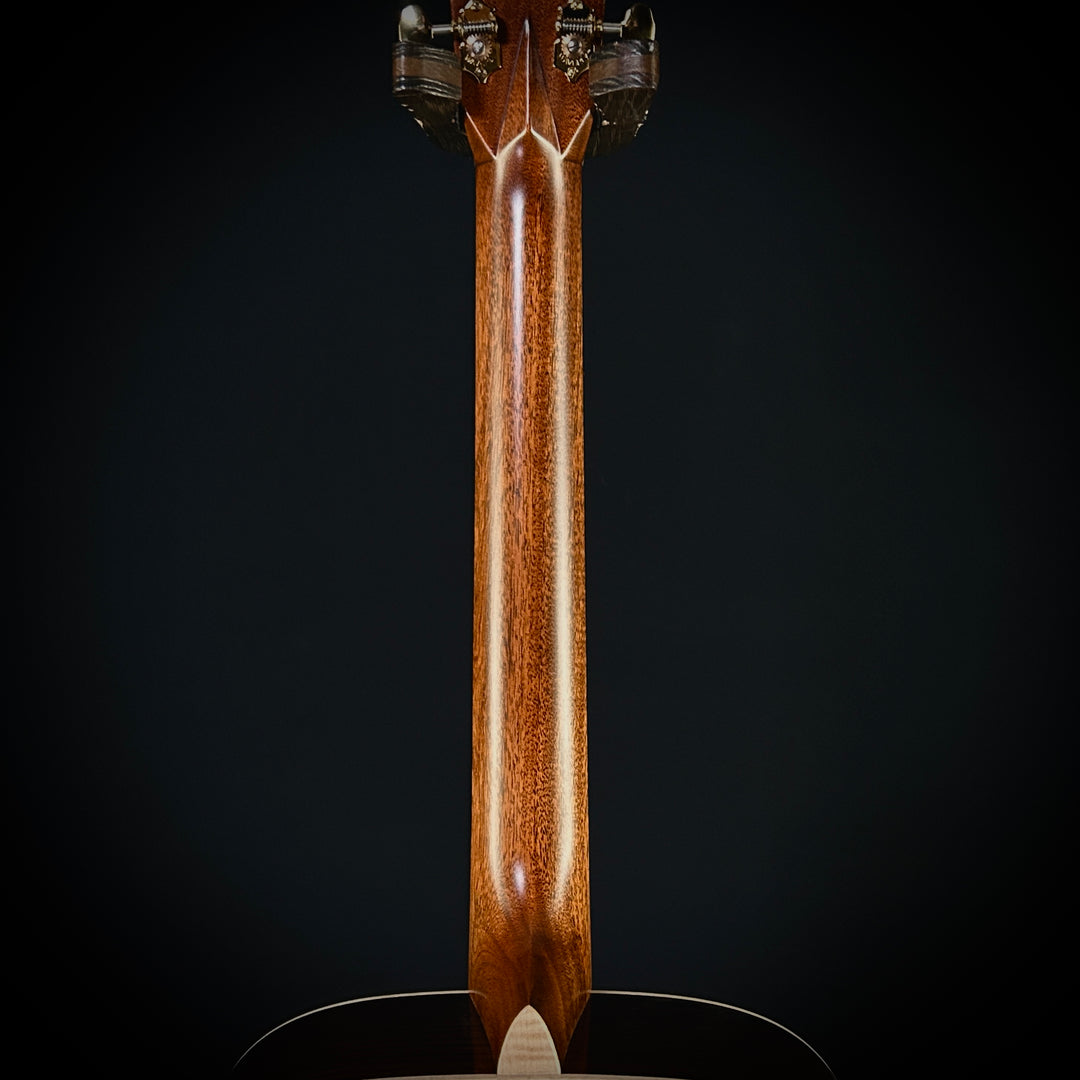 Martin D-28 Modern Deluxe