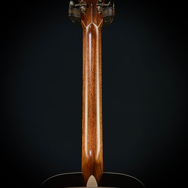 Martin D-28 Modern Deluxe