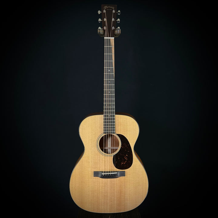 Martin 000-18