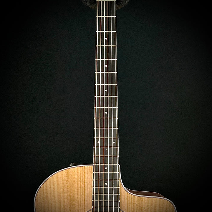 Taylor 214ce - Walnut