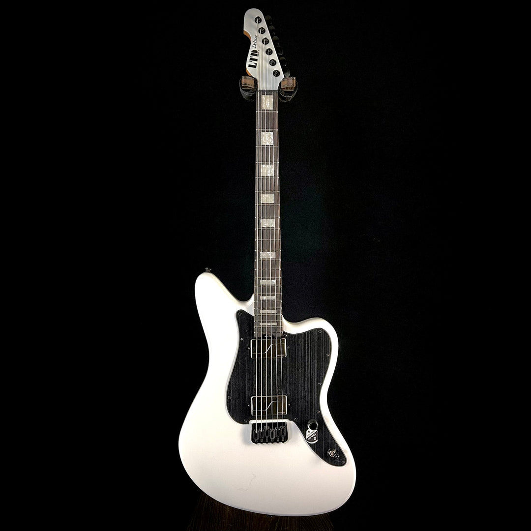 LTD XJ-HT Snow White