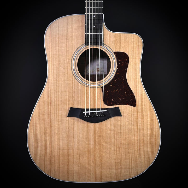 Taylor 210CE
