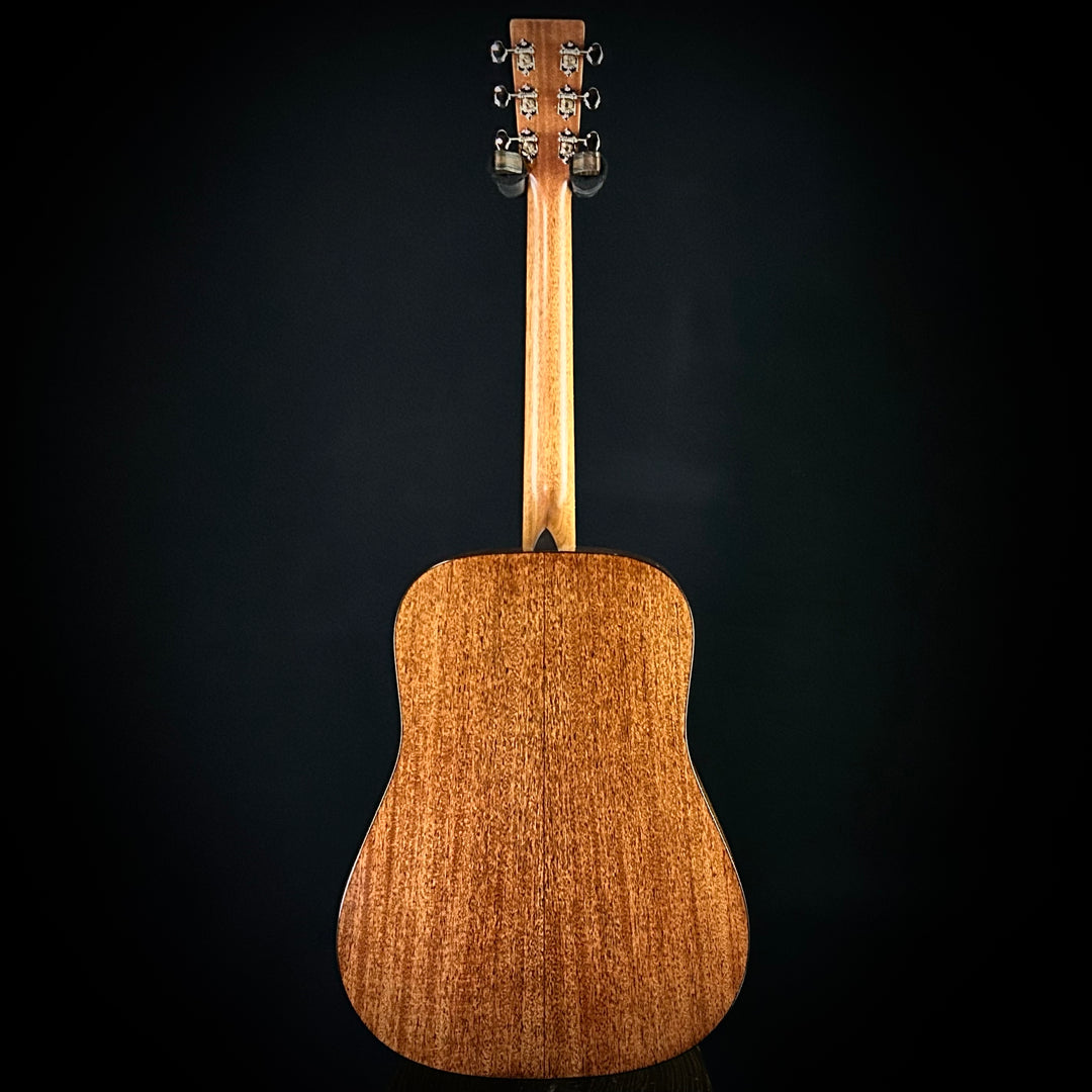 Martin D-18