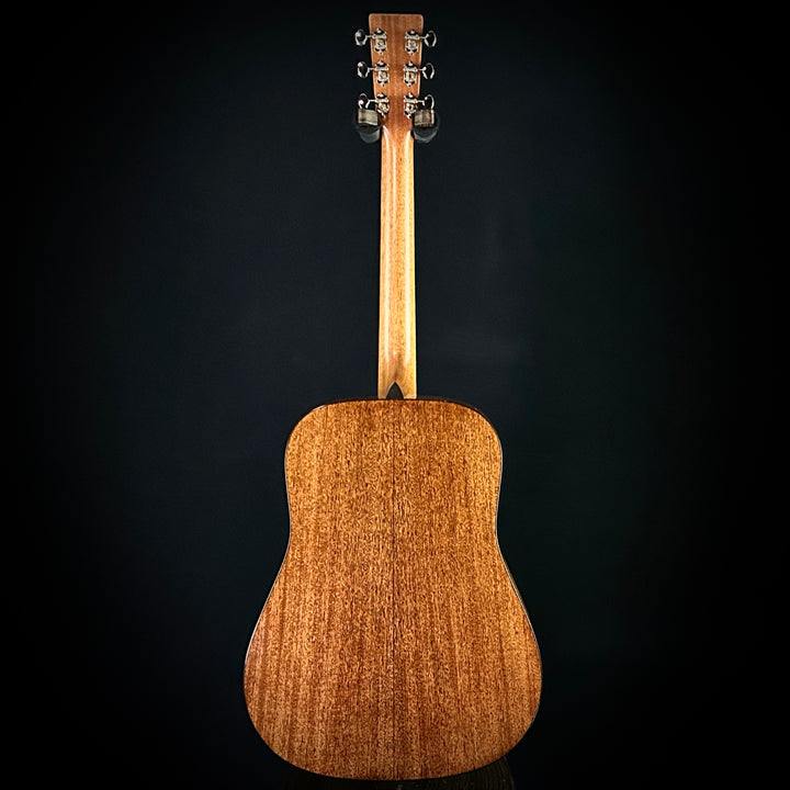 Martin D-18