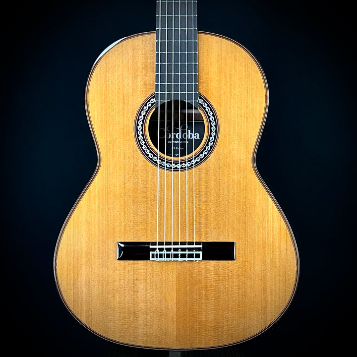 Cordoba C9 Parlor Cedar Top