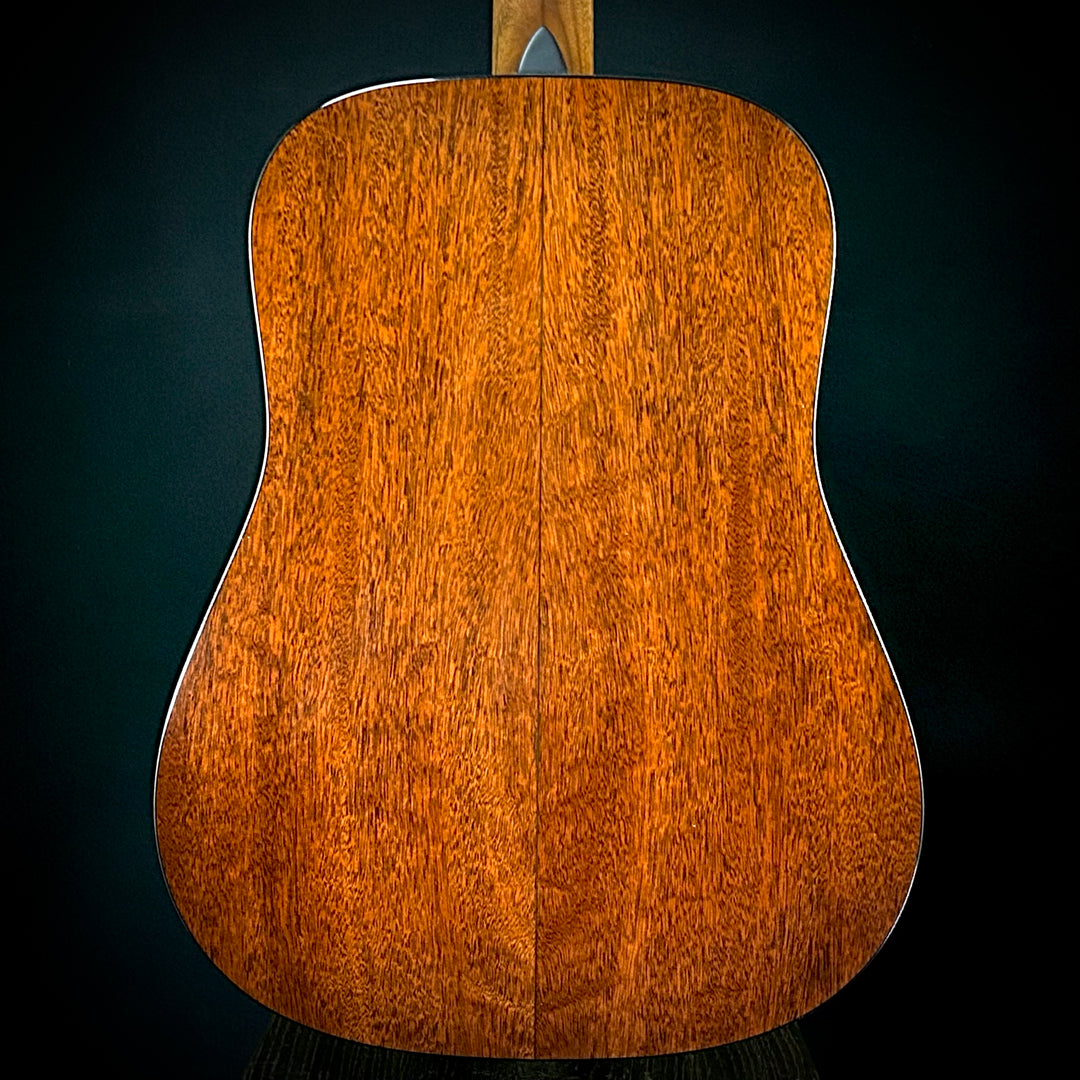 Martin D-18