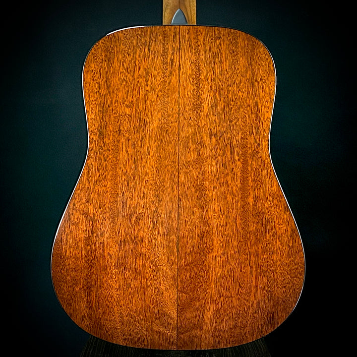Martin D-18