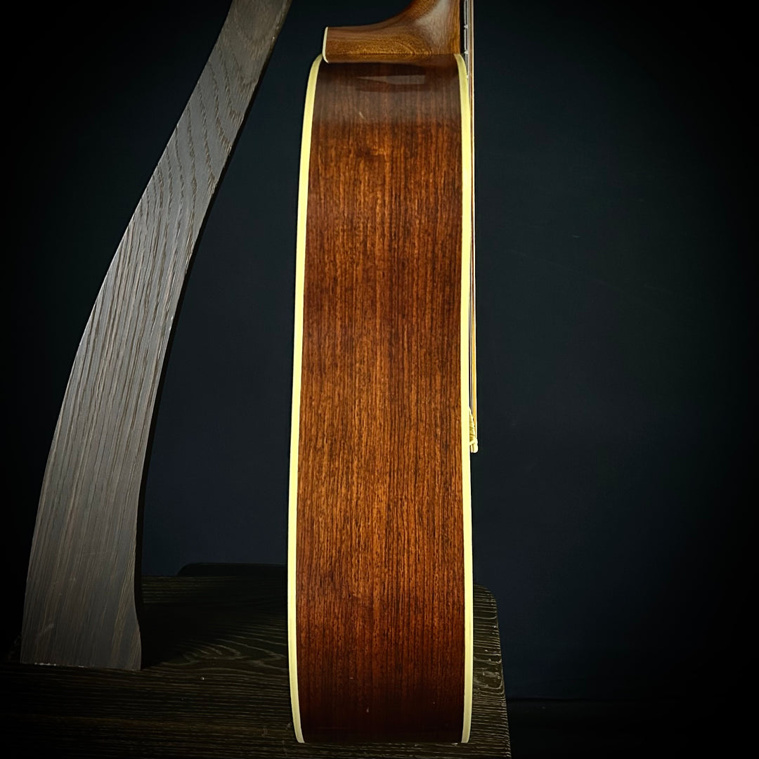 Martin D-28 Authentic 1937 Aged - Guatemalan Rosewood
