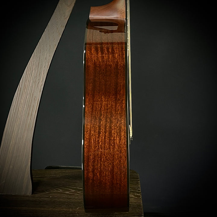 Taylor MV Custom Baritone-6 - Grand Auditorium
