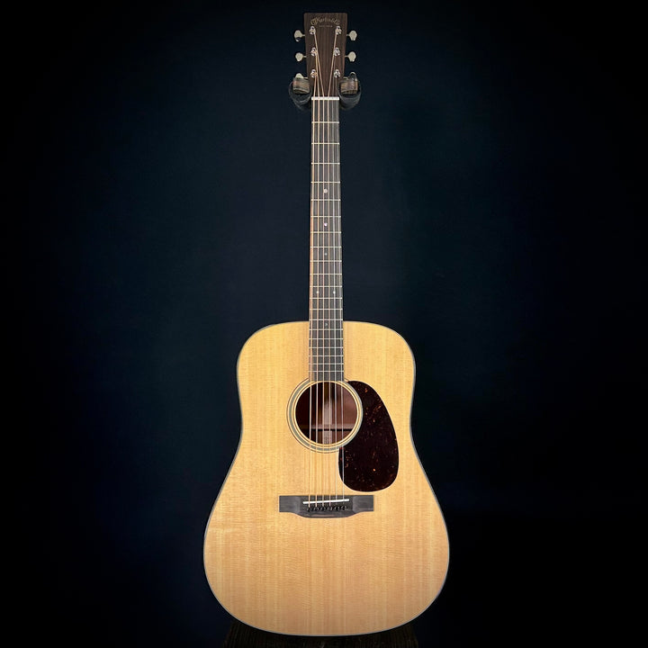 Martin D-18