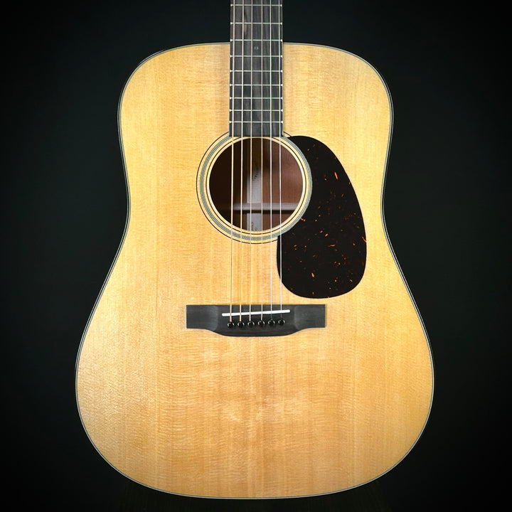 Martin D-18