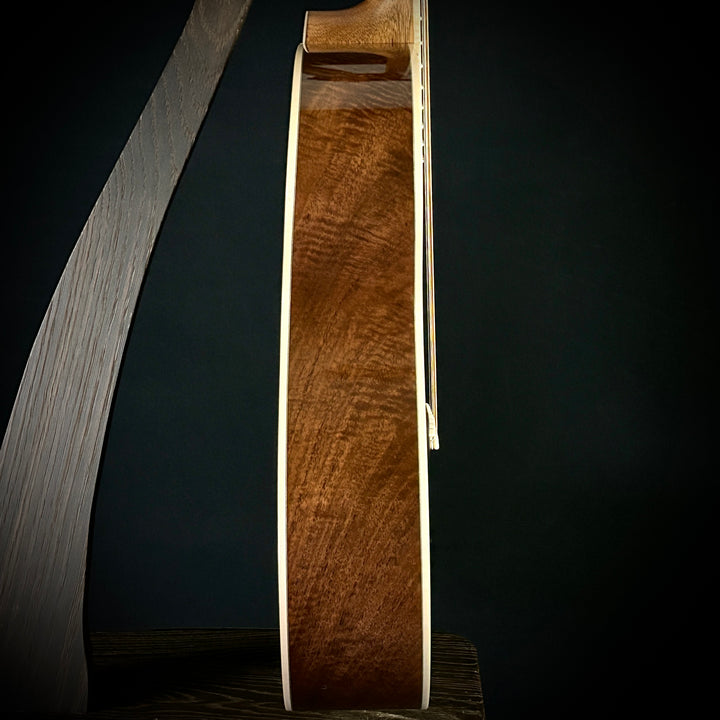 Martin Music Villa Custom Shop OM - Bastogne Walnut