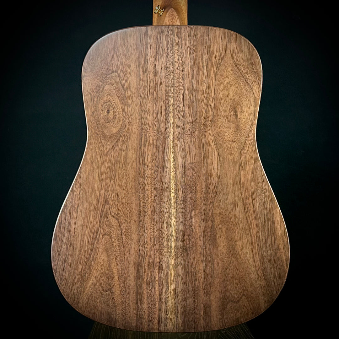 Martin D JR E Walnut - Natural Finish