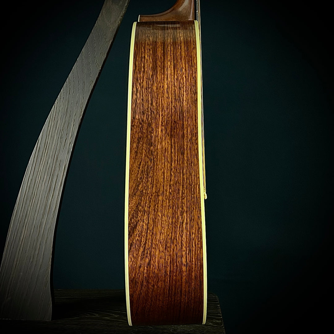 Martin D-28 Authentic 1937 Aged - Guatemalan Rosewood