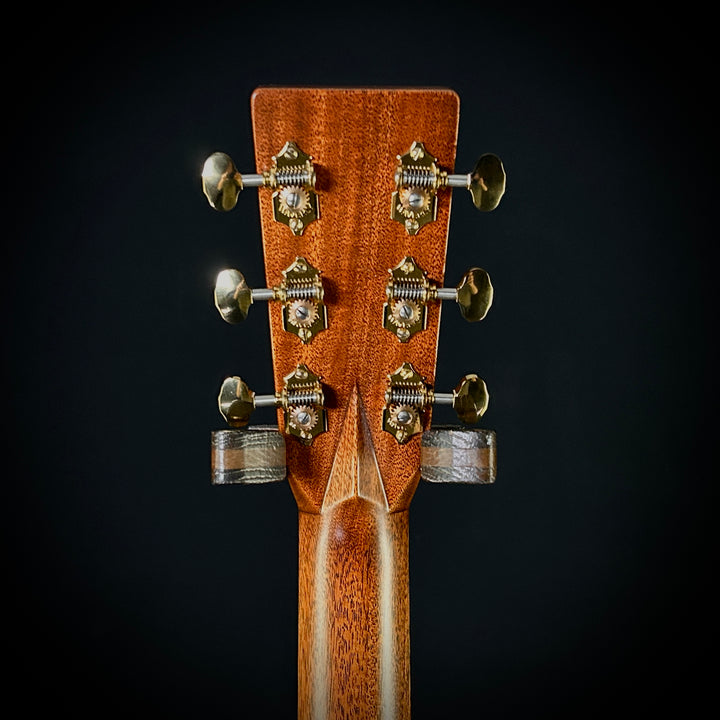 Martin D-28 Modern Deluxe