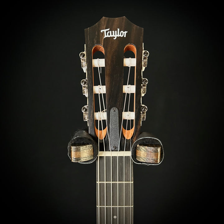 Taylor 214CE - Nylon