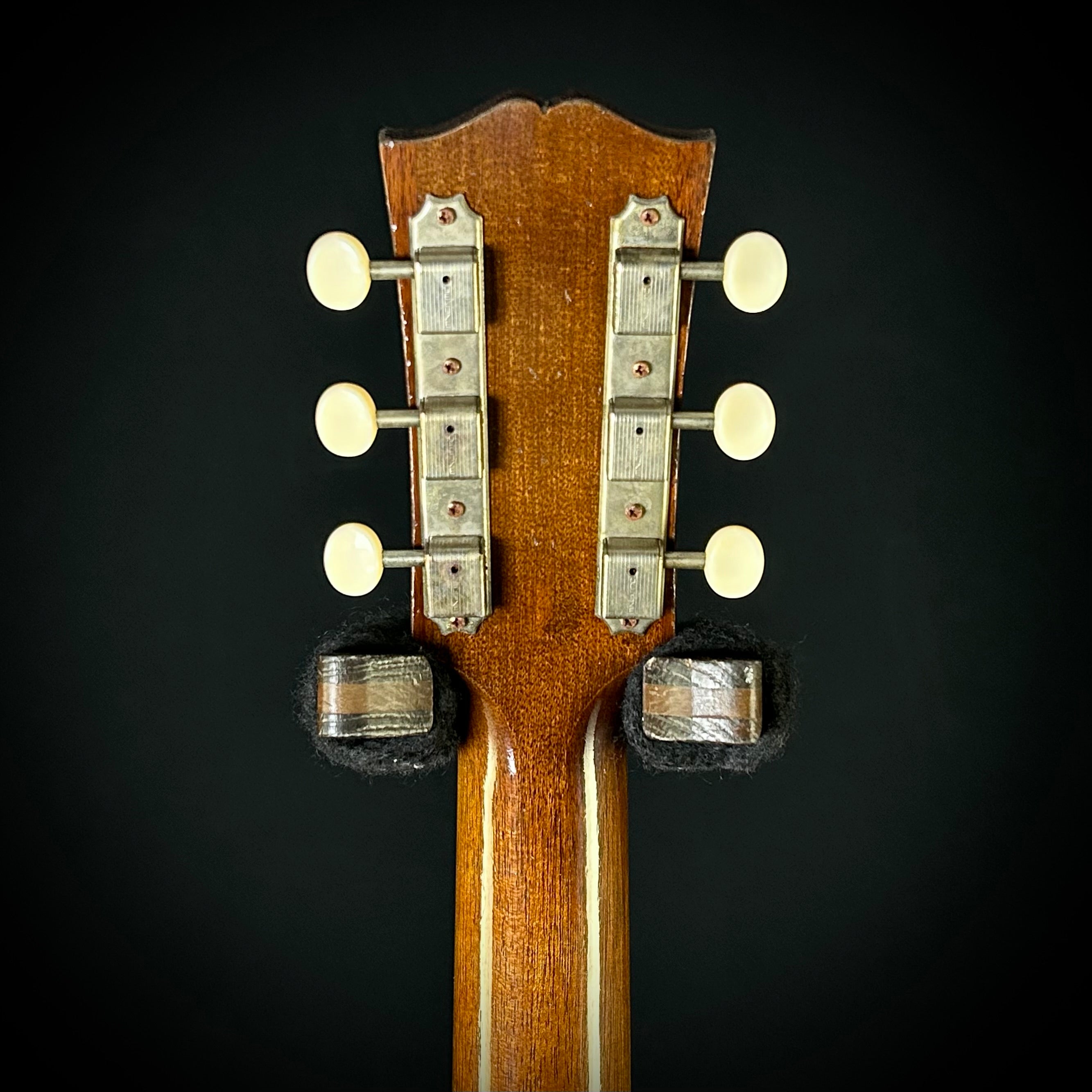 Gibson 1955 J-45 Murphy Lab Light Aged - Vintage Sunburst – Music