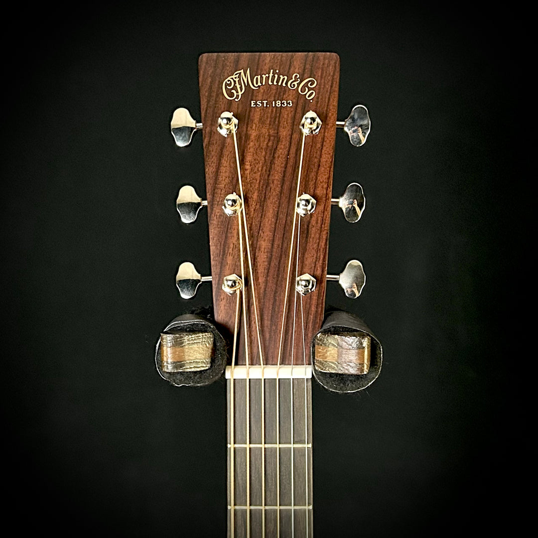 Martin D-18