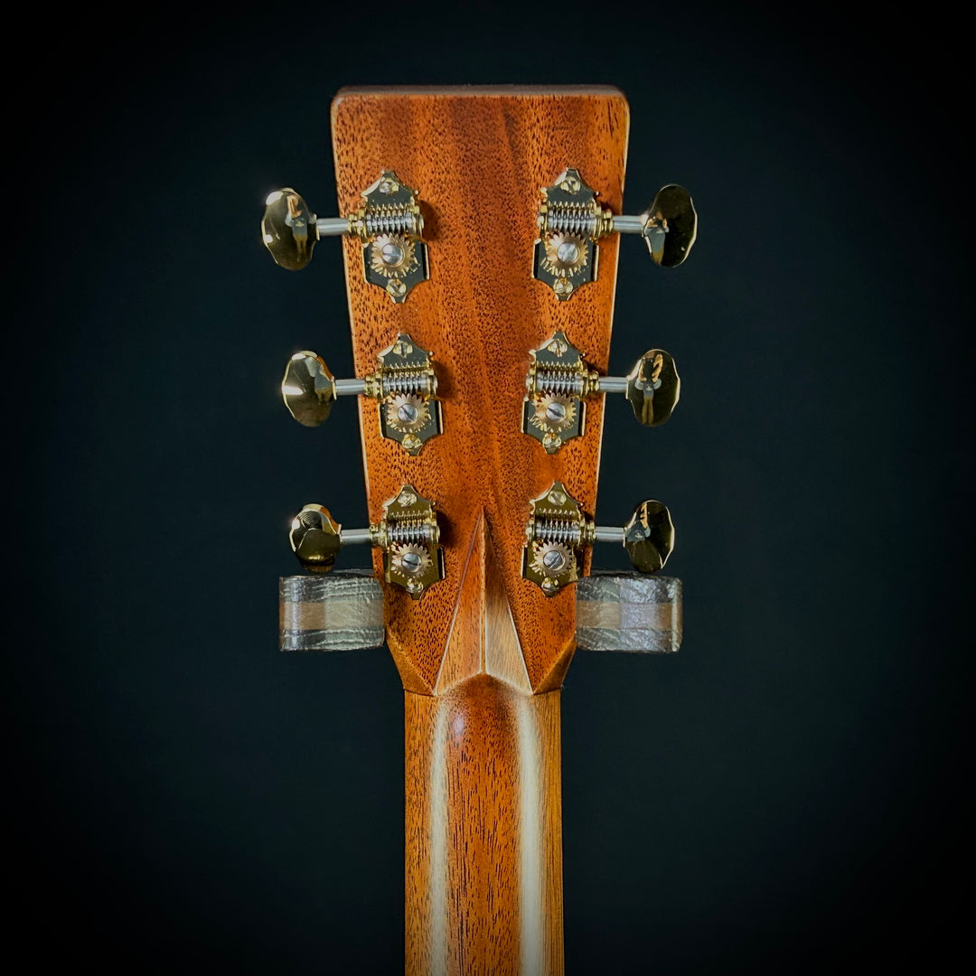 Martin D-28 Modern Deluxe