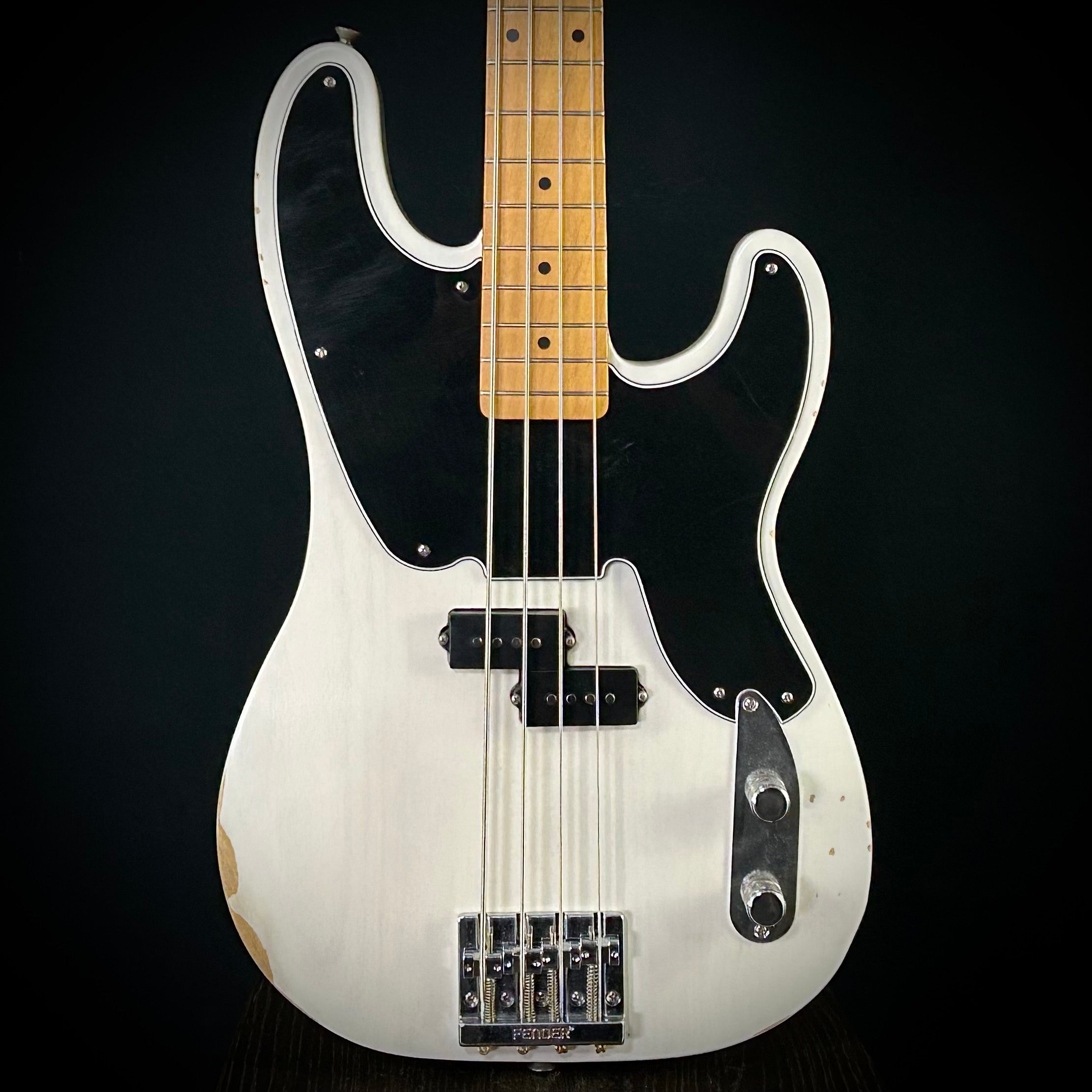 Mike Dirnt Road Worn® Precision Bass® Fender Mike Dirnt Road Worn Precision Bass – Music Villa MT