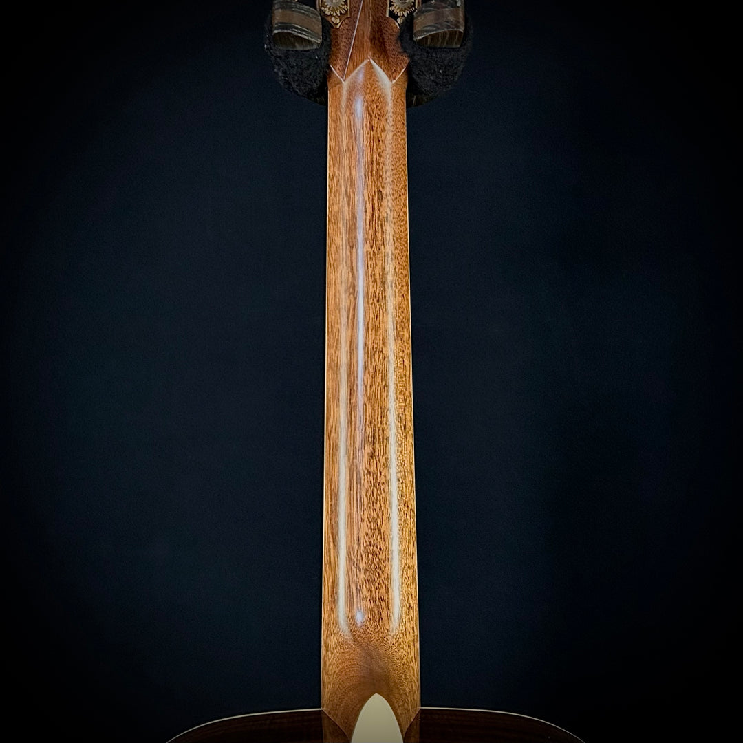 Martin Music Villa Custom 000, 41 Style - Bastogne Walnut