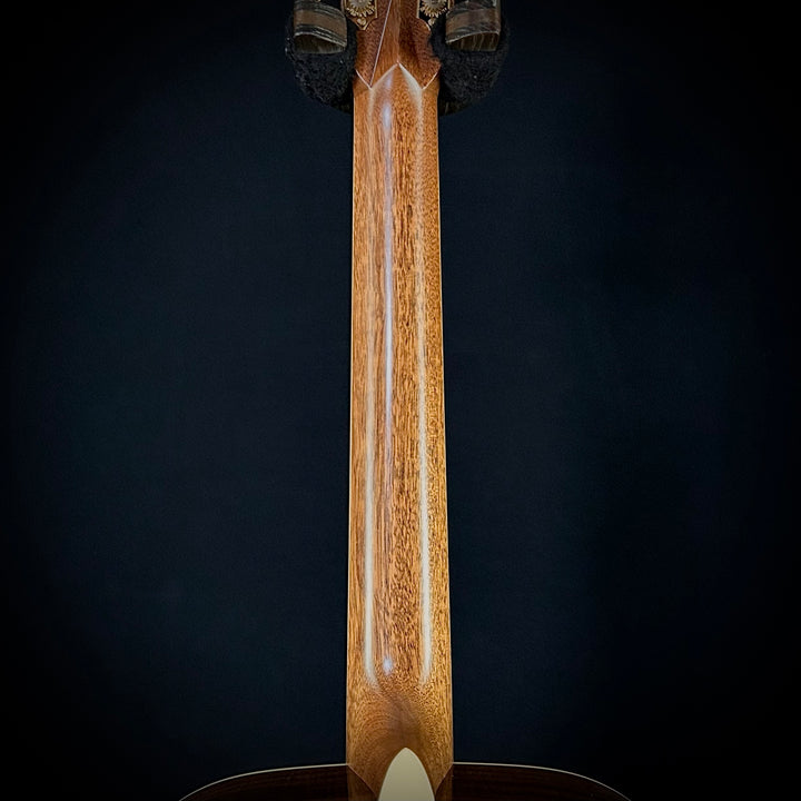 Martin Music Villa Custom 000, 41 Style - Bastogne Walnut