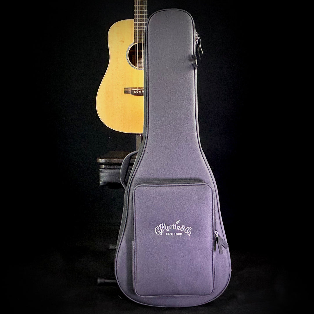 Martin D JR E Walnut - Natural Finish