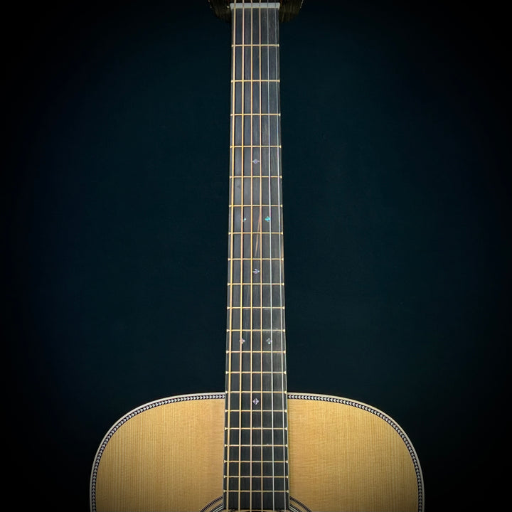Martin D-28 Modern Deluxe
